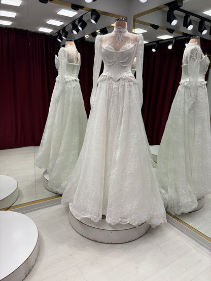 Boventi Seraphina Lace Gown #1100