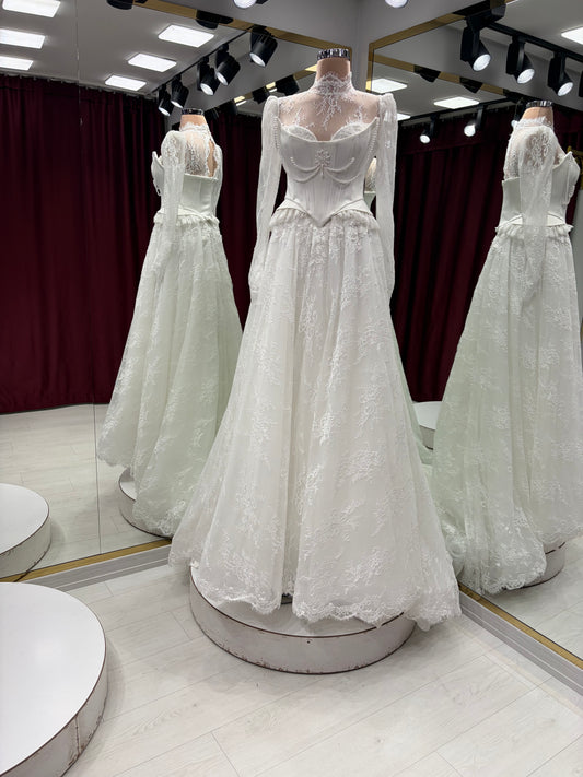 Boventi Seraphina Lace Gown #1100