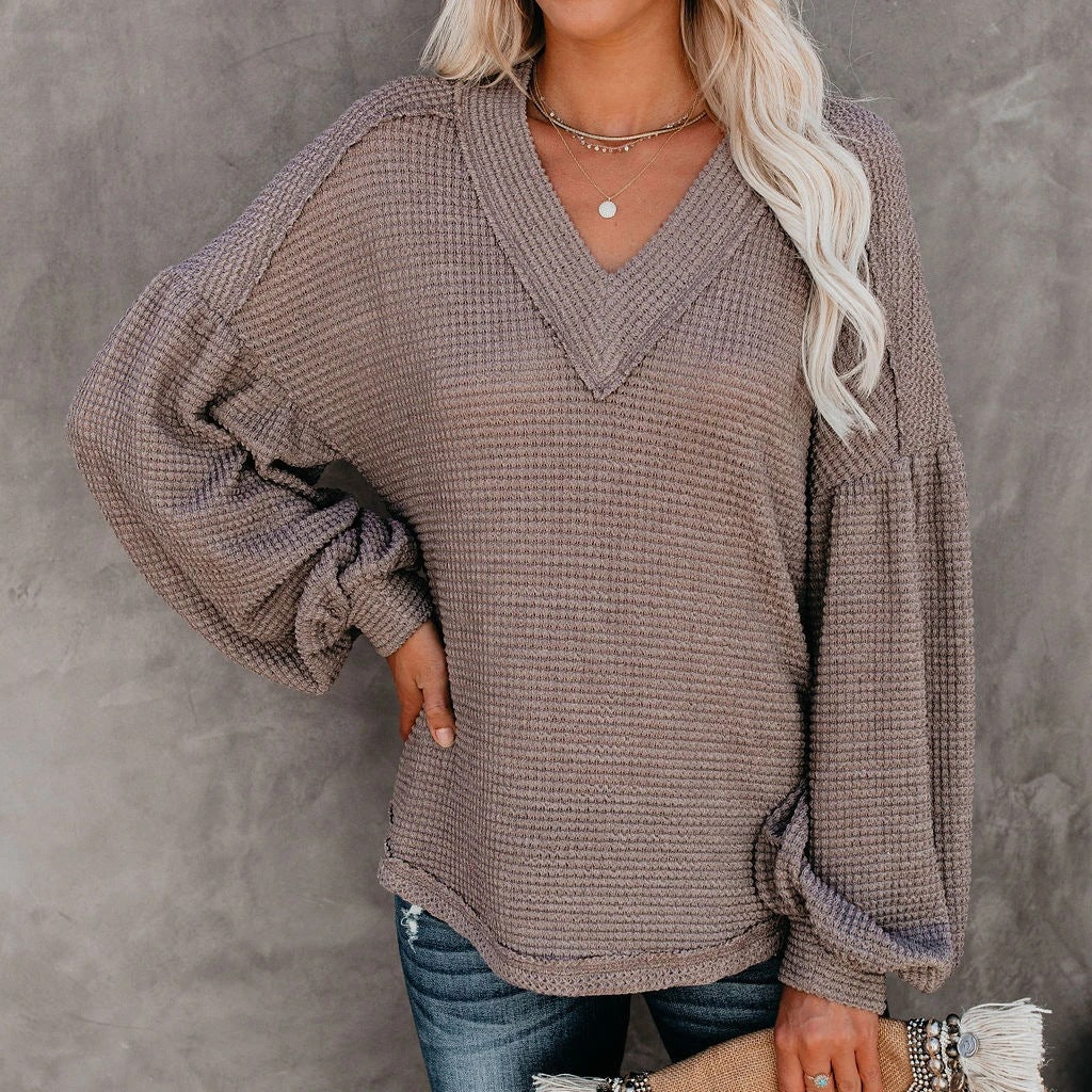 Modern Oversized Knit Blouse for Seasonal Layering