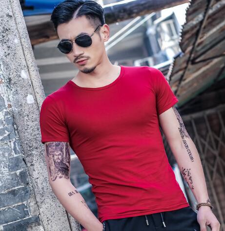 Urban-Essential Performance-Tee with Deep-Ribbed Frame & Sculptural Hem