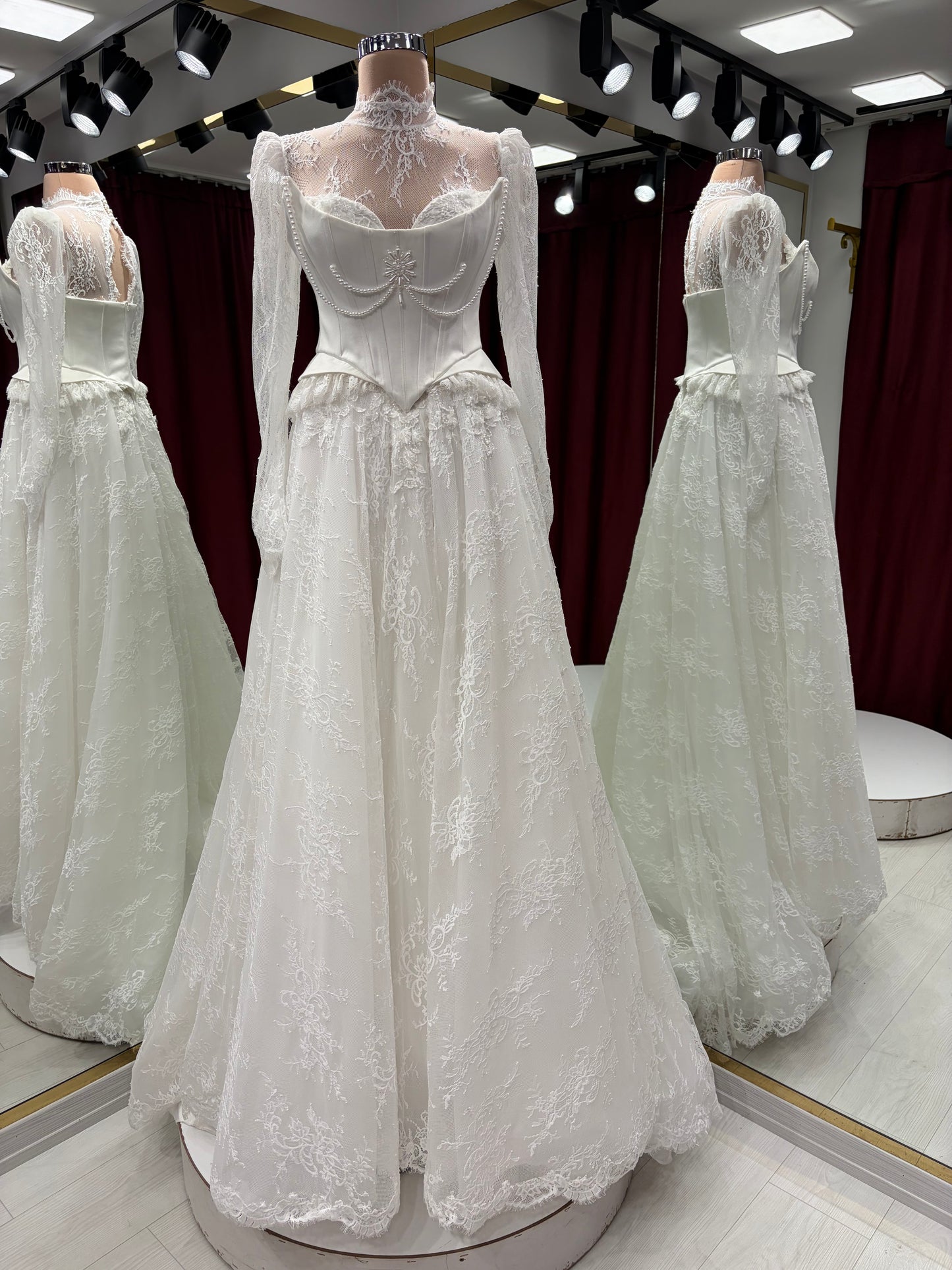 Boventi Seraphina Lace Gown #1100