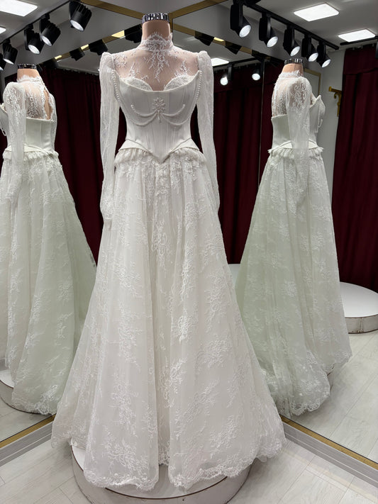 Boventi Seraphina Lace Gown #1100