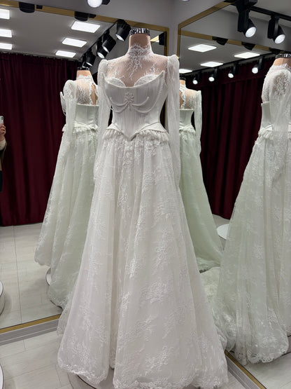 Boventi Seraphina Lace Gown #1100