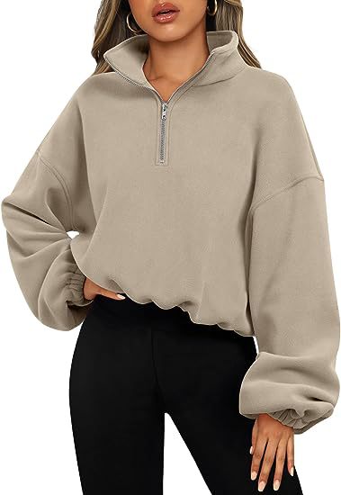 Chic Half-Zip Quarter-Pullover with Sophisticated Stand-Up Collar