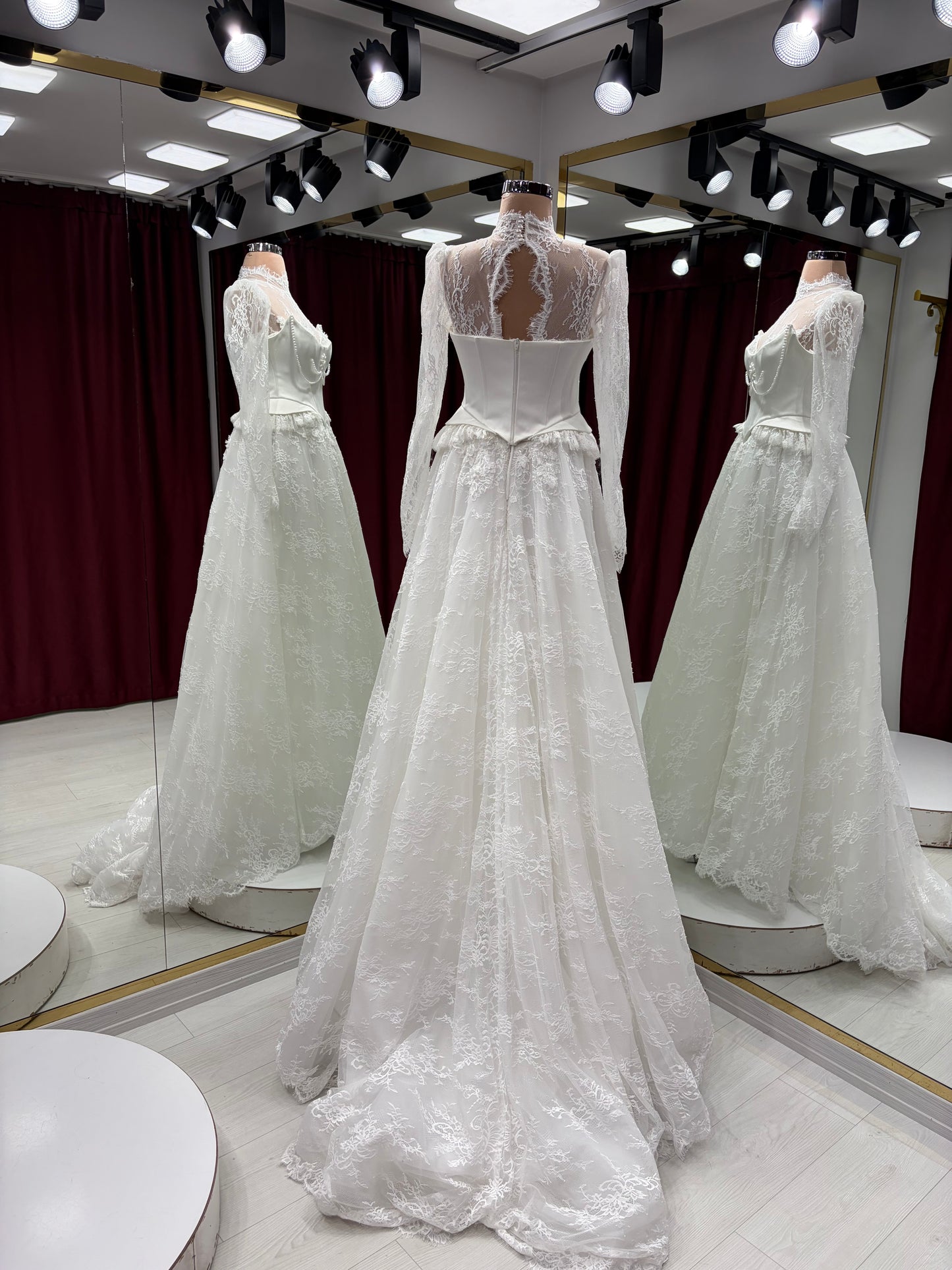 Boventi Seraphina Lace Gown #1100