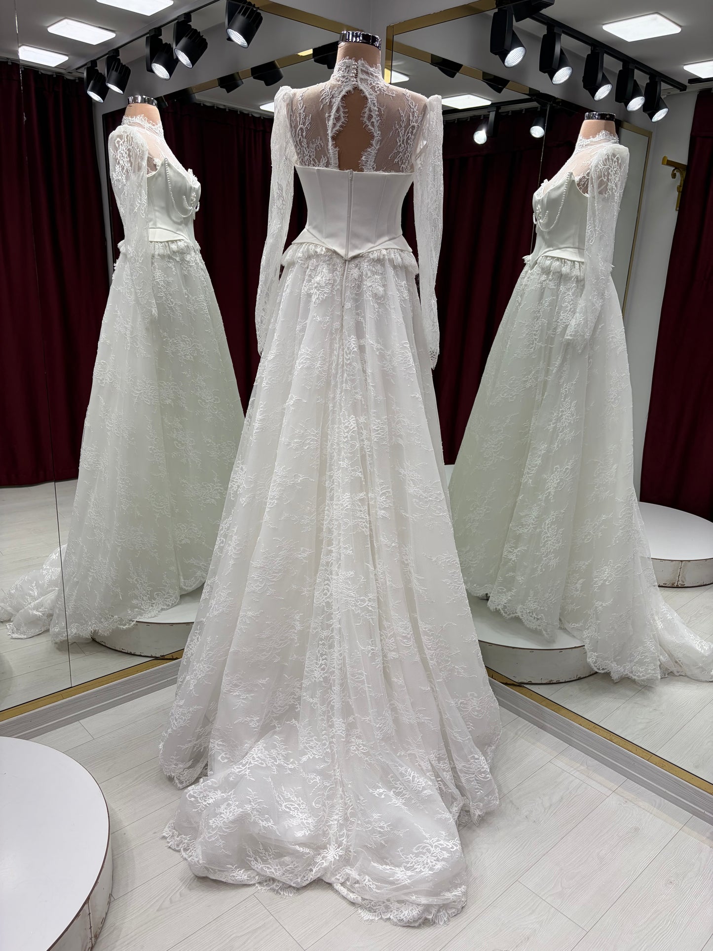 Boventi Seraphina Lace Gown #1100