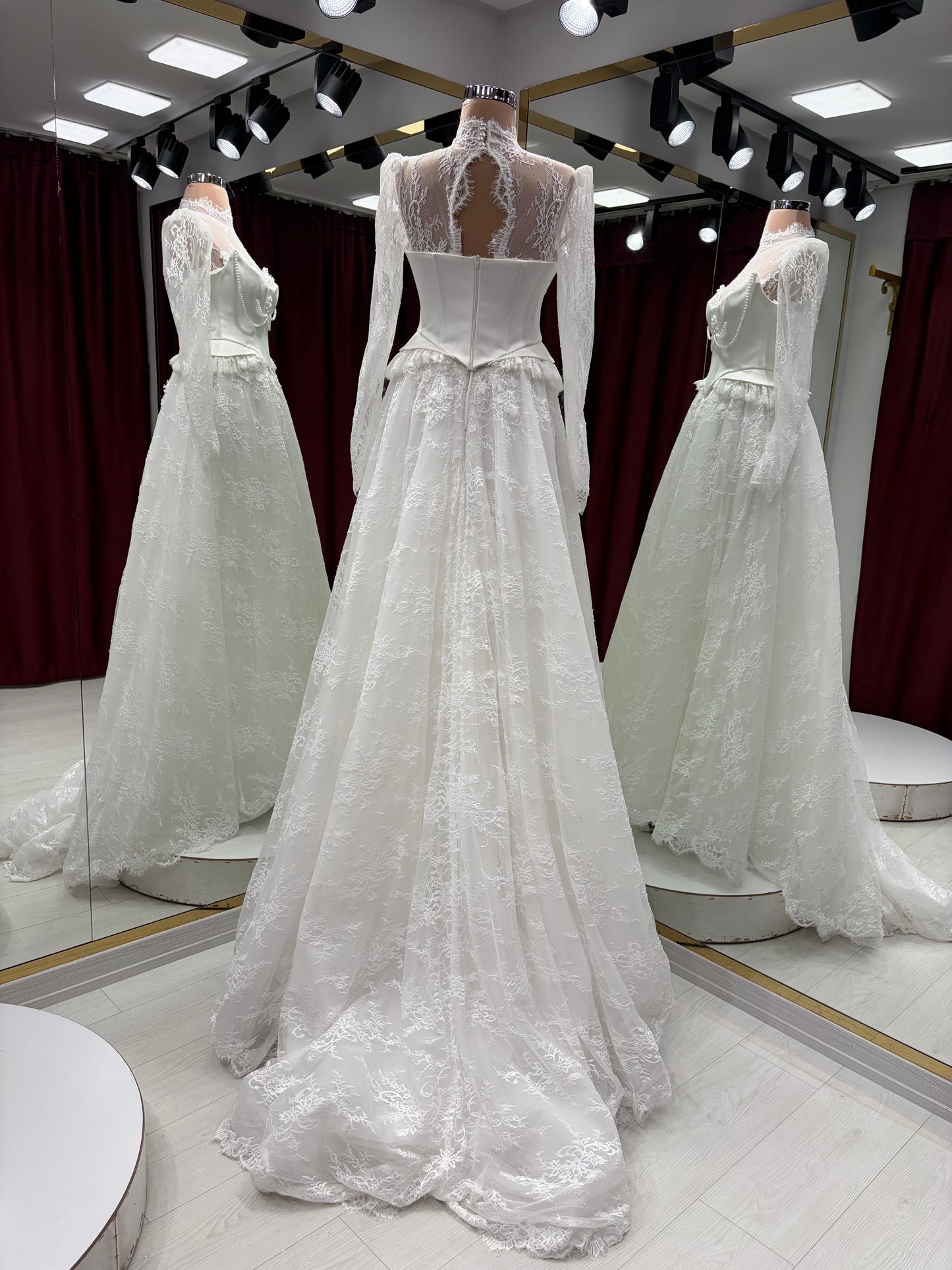 Boventi Seraphina Lace Gown #1100